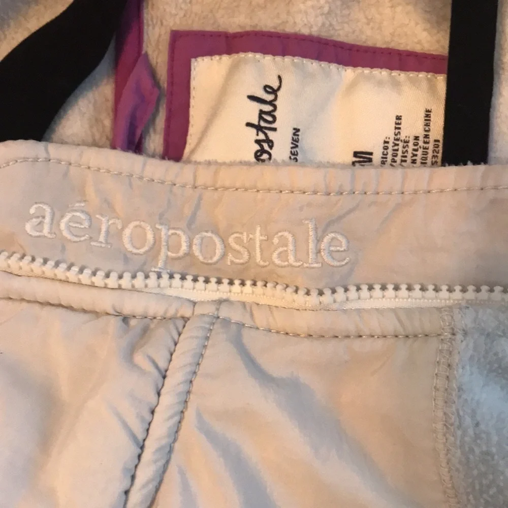 zipper toggles showing